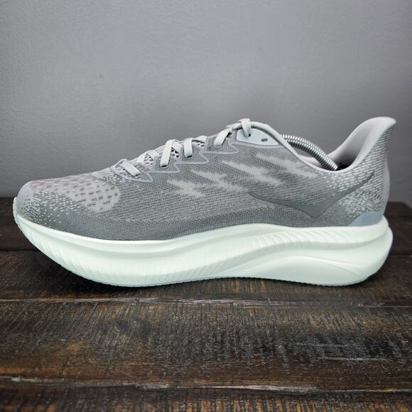 NEW Hoka One One Mach 6 Mens Size 10.5 D Running Shoes 1147790 SLBS Gray White main image 7